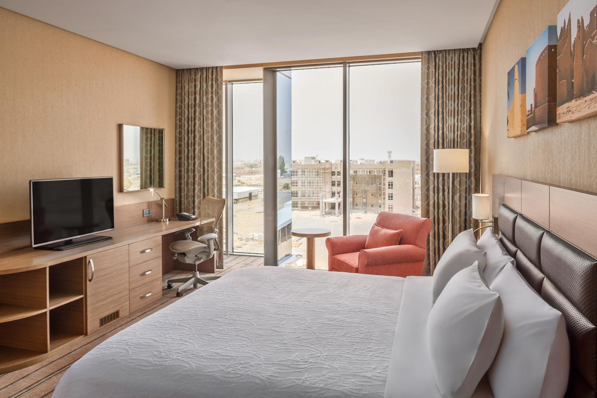 Hilton Garden Inn Tabuk Exteriör bild