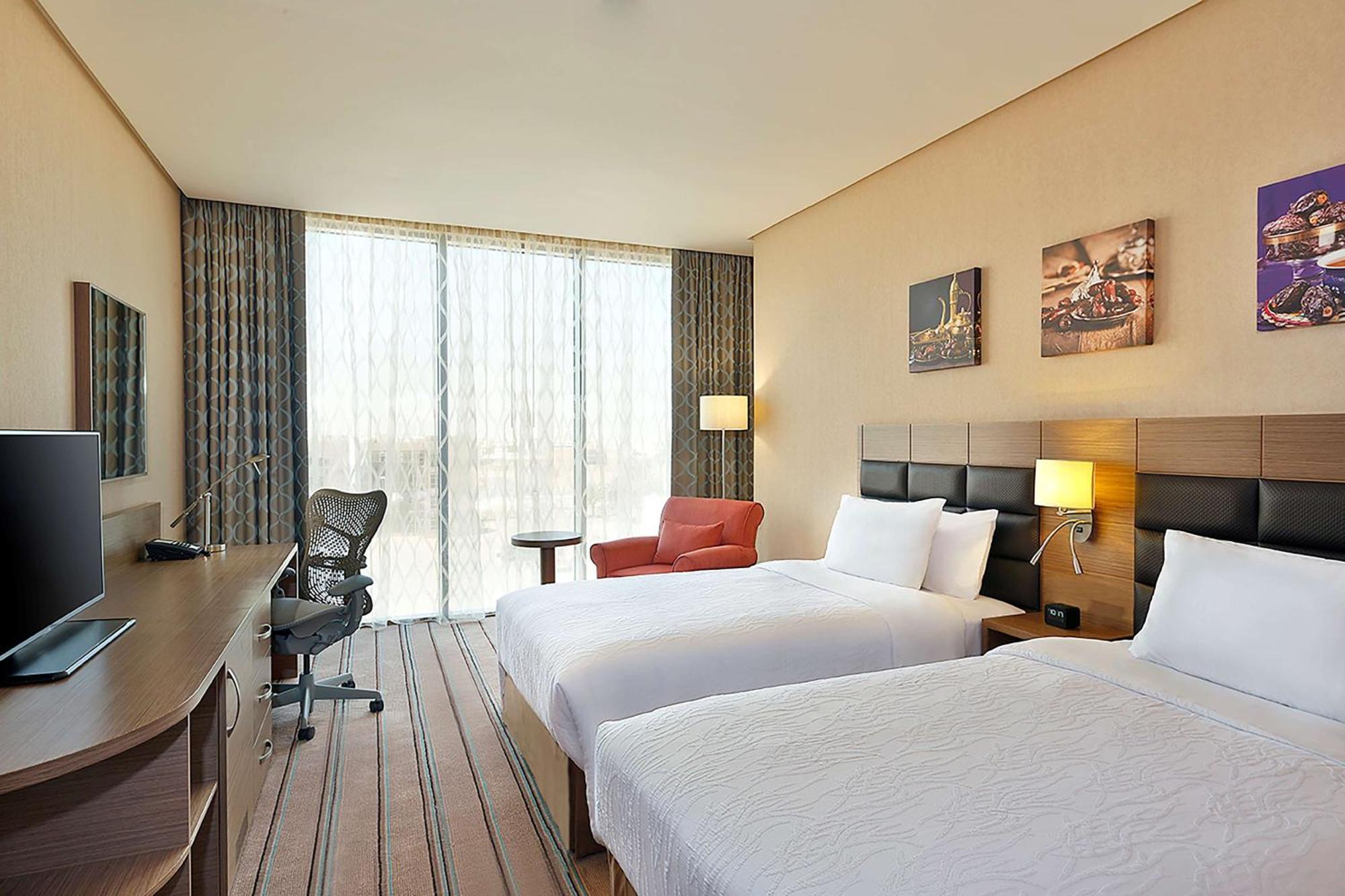 Hilton Garden Inn Tabuk Exteriör bild