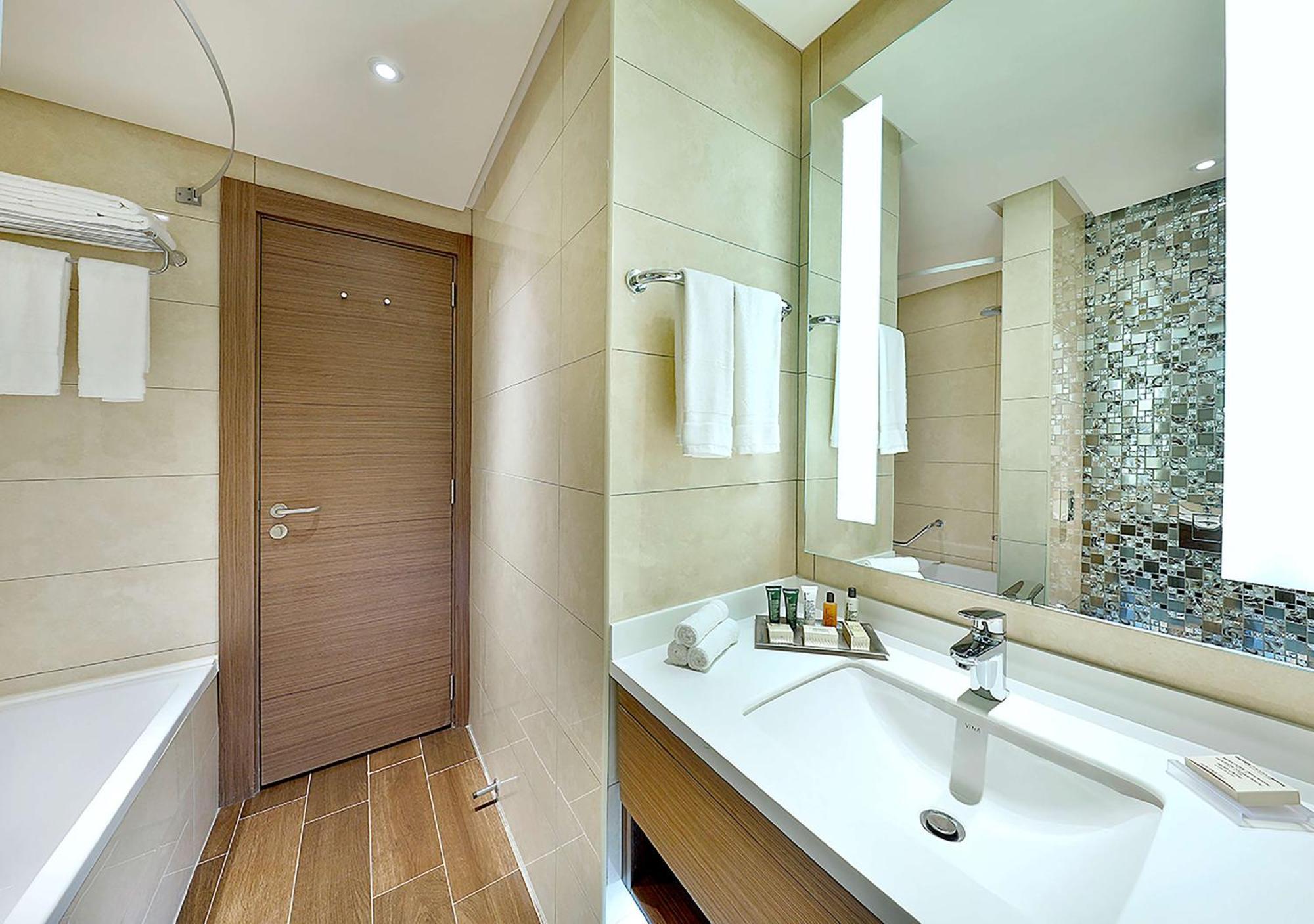 Hilton Garden Inn Tabuk Exteriör bild