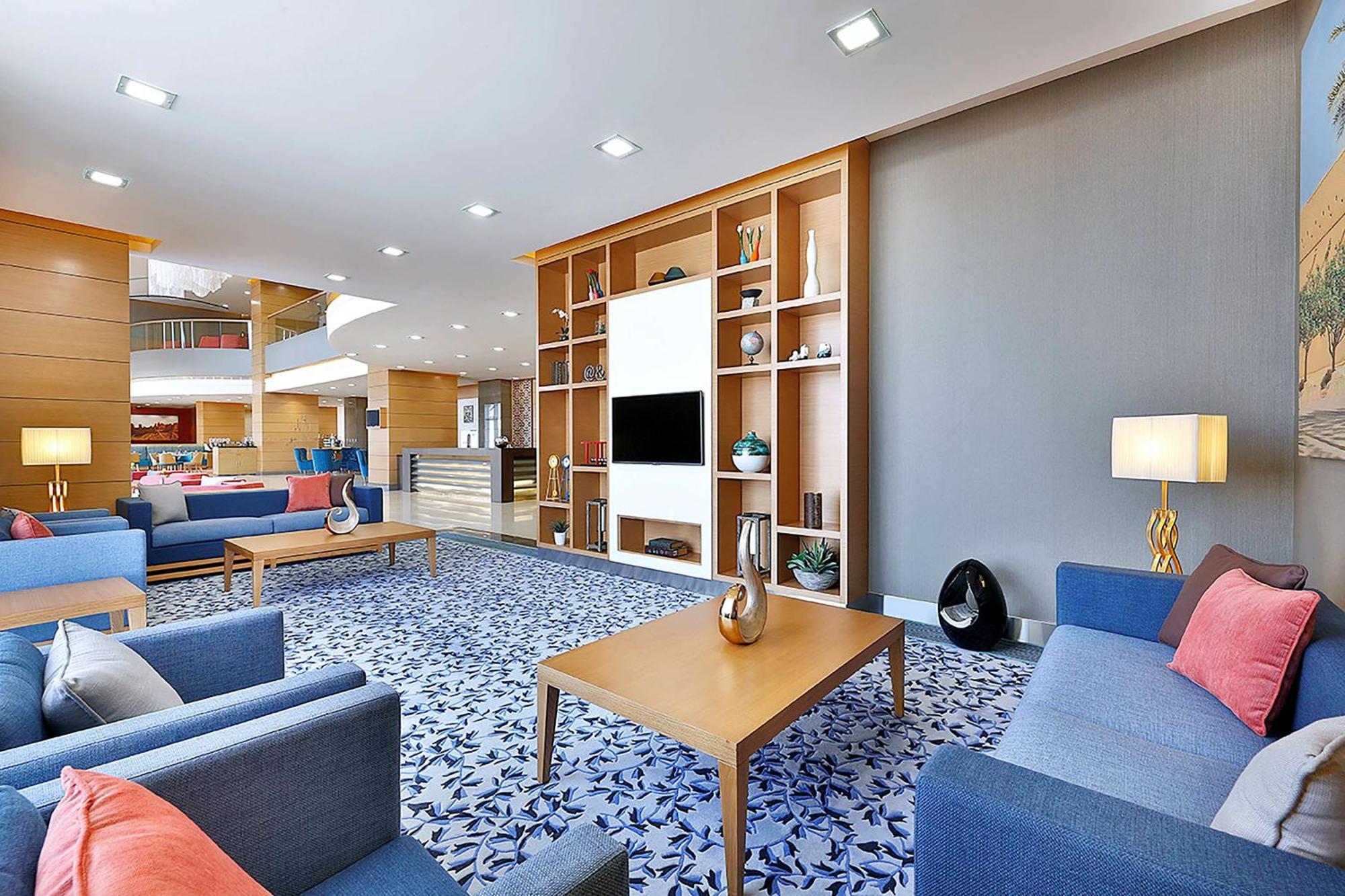 Hilton Garden Inn Tabuk Exteriör bild