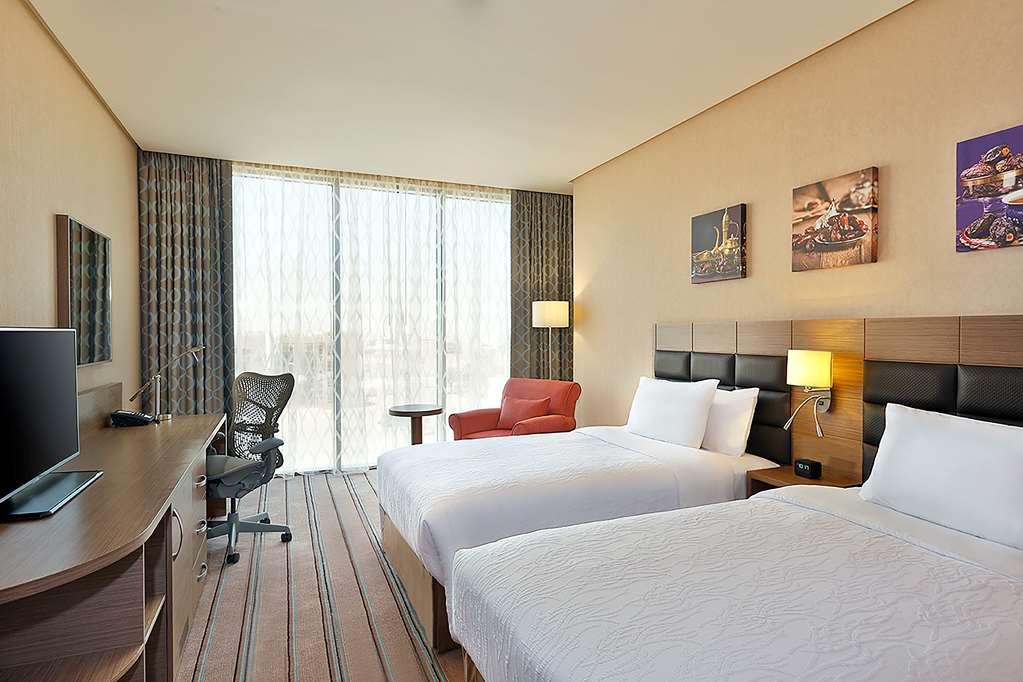 Hilton Garden Inn Tabuk Rum bild